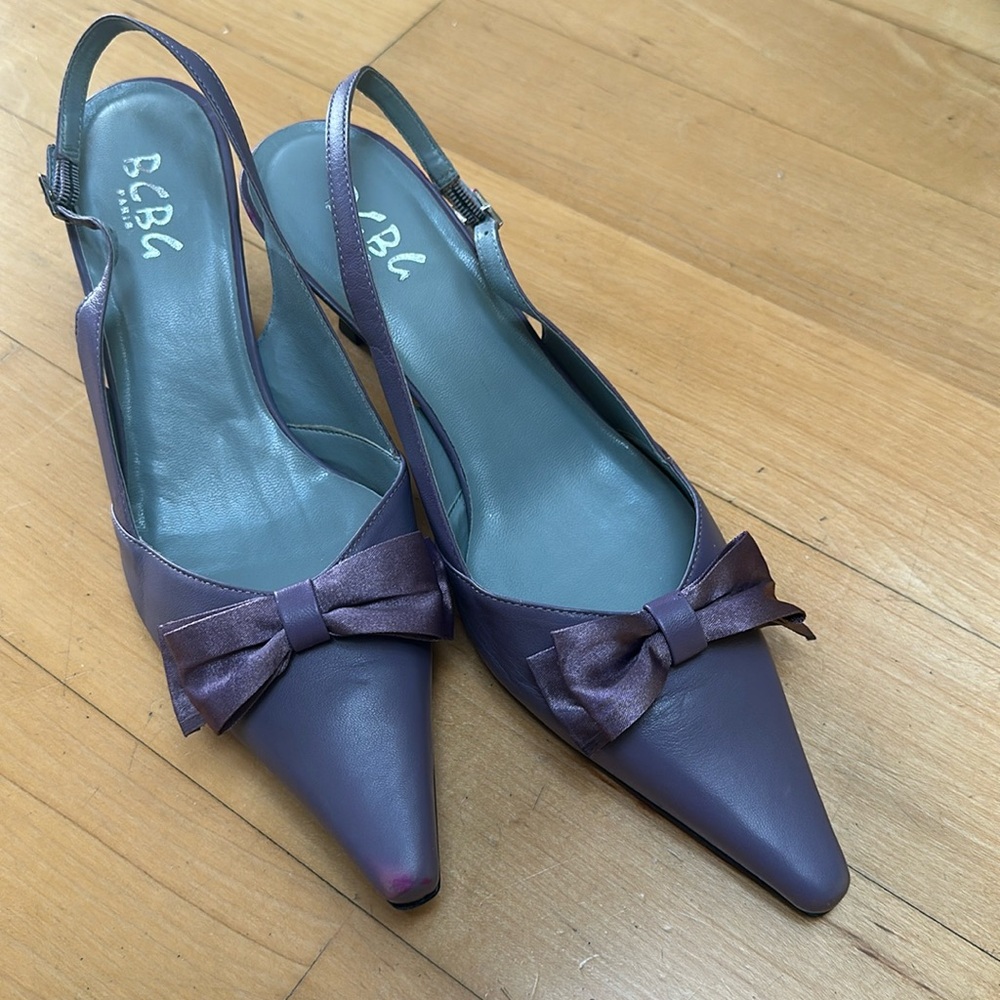 BCBG Paris lavender pointed bow kitten sling back heels